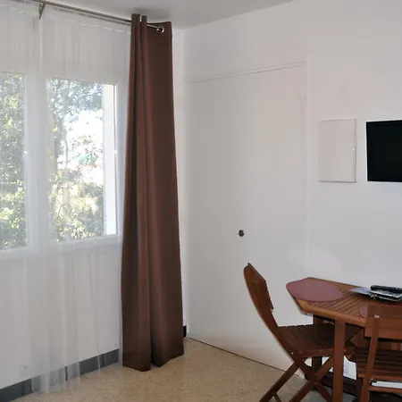 Dans St Raphael Saint-Raphaël