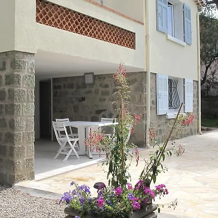 Dans St Raphael Saint-Raphael (Var)