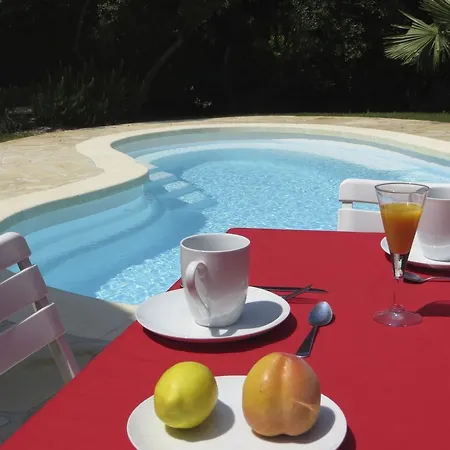 Dans St Raphael Saint-Raphael (Var)