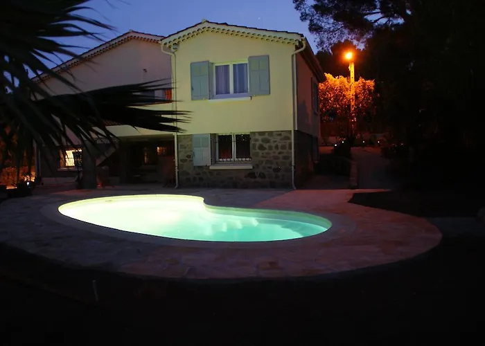 Daire Dans St Raphael Saint-Raphaël